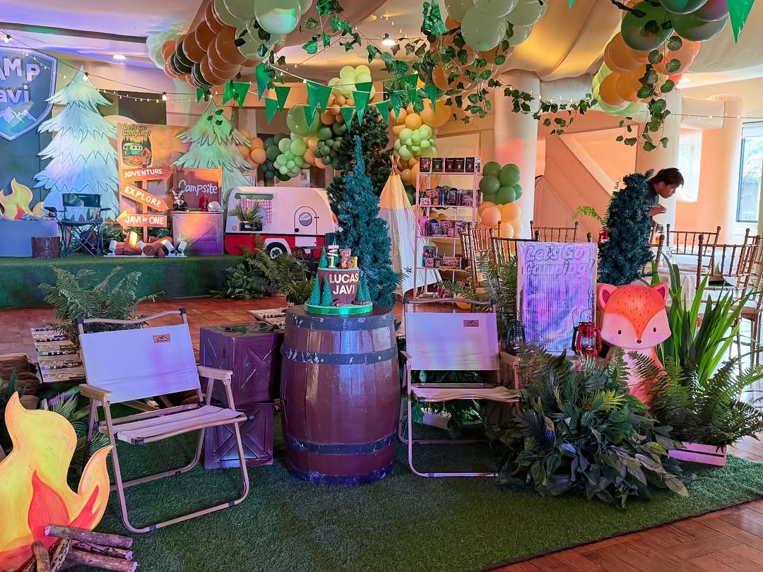 Camp Javi backdrop and balloon styling