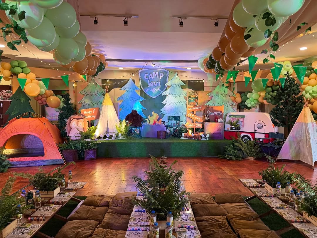 Camp party table close-up