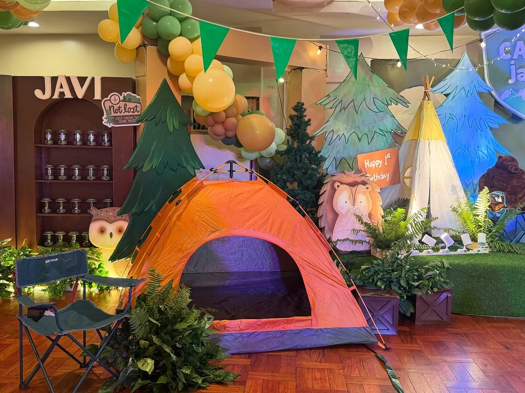 Camp birthday theme corner detail